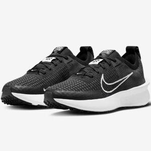 NEW Nike Interact Run Sneakers - Women’s size 11 - never worn!